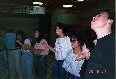 19880827008_thumb.jpg