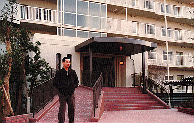 19830313_001_thumb.jpg