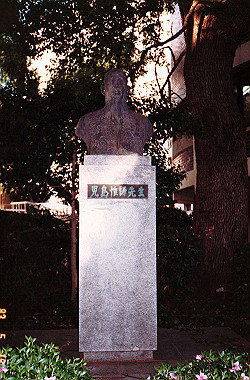 19830518_005_thumb.jpg