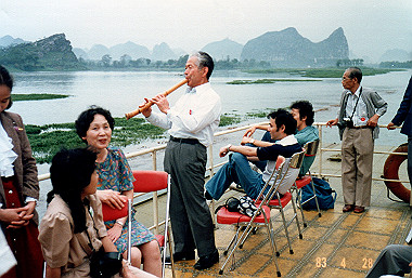 19830428111_thumb.jpg