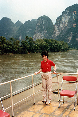 19830428122_thumb.jpg
