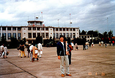 19830429168_thumb.jpg
