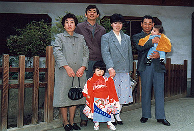 19870101_012_thumb.jpg