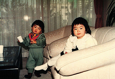19880199_005_thumb.jpg