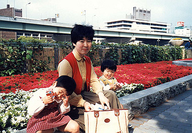 19880400_011_thumb.jpg