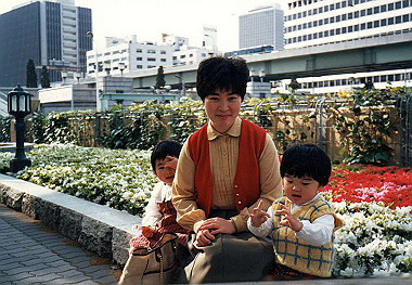 19880400_012_thumb.jpg