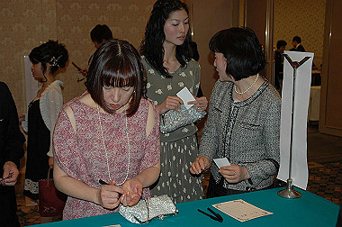 hi_wed-099_thumb.jpg