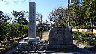 pc102504_thumb.jpg