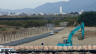 pc023360_thumb.jpg