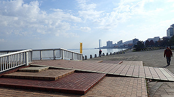 pc040833_thumb.jpg