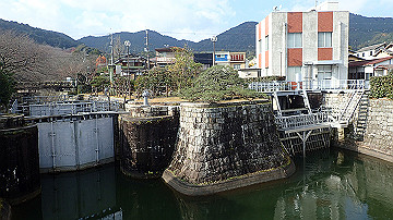 pc040854_thumb.jpg
