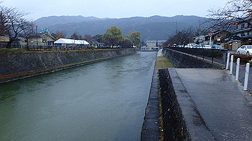 pc041071_thumb.jpg