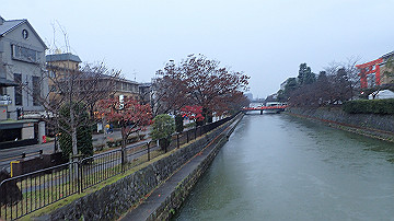 pc041073_thumb.jpg