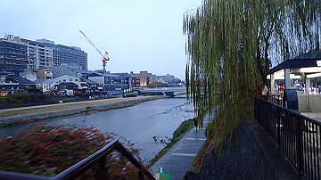 pc041083_thumb.jpg