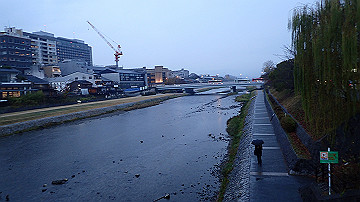 pc041084_thumb.jpg