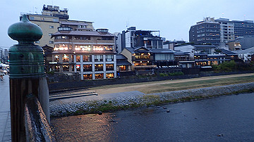 pc041085_thumb.jpg