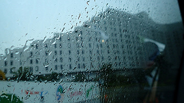 pc120410_thumb.jpg