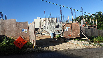 pc140686_thumb.jpg