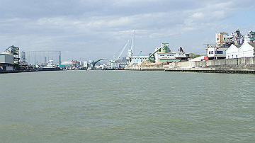 p4190315_thumb.jpg