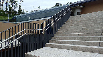 pa121798_thumb.jpg