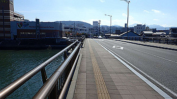 pb012245_thumb.jpg