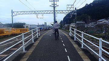 pb032394_thumb.jpg