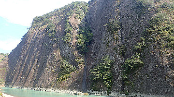 pb042448_thumb.jpg