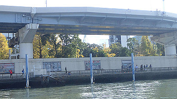 pb192672_thumb.jpg