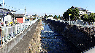 pc073357_thumb.jpg