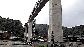 pb011022.mov_thumb.jpg