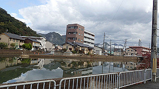 pb021098_thumb.jpg