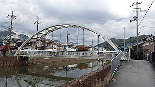 pb021100_thumb.jpg
