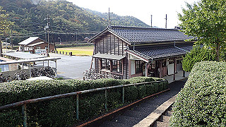 pb021120_thumb.jpg