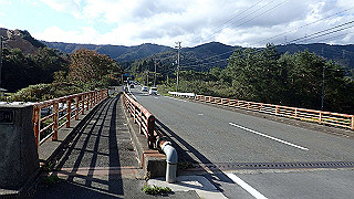 pb031401_thumb.jpg