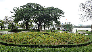 pc111028_thumb.jpg