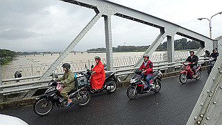 pc111049_thumb.jpg
