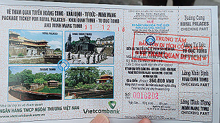 pc111104_thumb.jpg