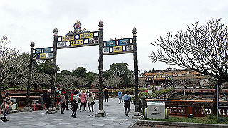 pc111117_thumb.jpg