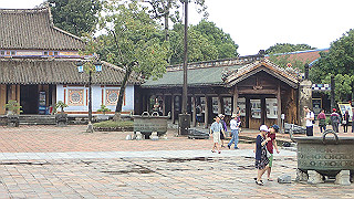 pc111171_thumb.jpg