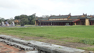 pc111201_thumb.jpg