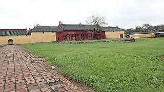pc111206_thumb.jpg