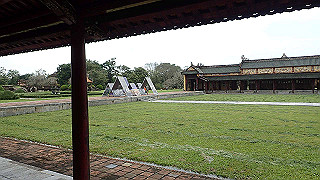 pc111210_thumb.jpg