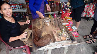 pc121400_thumb.jpg