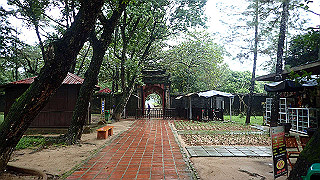 pc121651_thumb.jpg