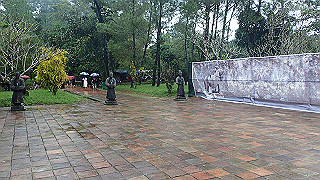 pc121660_thumb.jpg