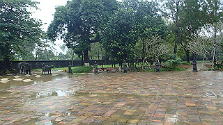 pc121661_thumb.jpg