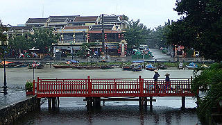 pc132010_thumb.jpg