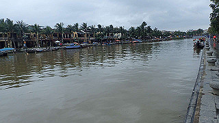pc132090_thumb.jpg