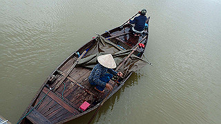 pc132103_thumb.jpg