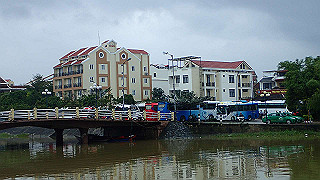pc132122_thumb.jpg